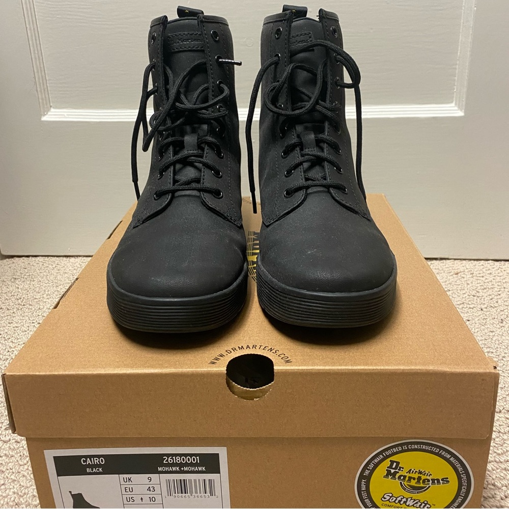 Dr. Martens Men's Cairo Boot - Black Leather - Size 10 Mens.